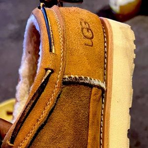 UGG’S Men’s, Campfire Slip on, Chestnut Shoes, Used & needs to be cleaned